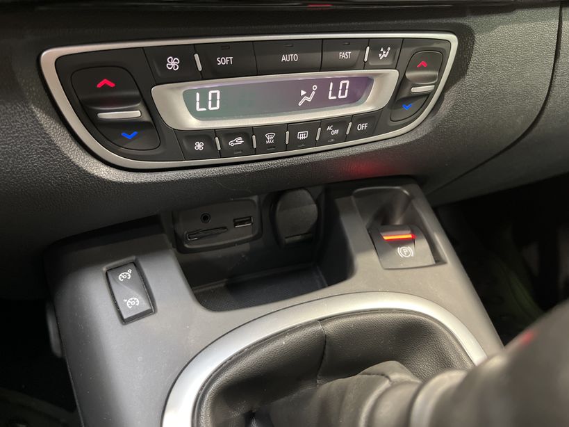 RENAULT SCENIC III 2015 - Photo n°17