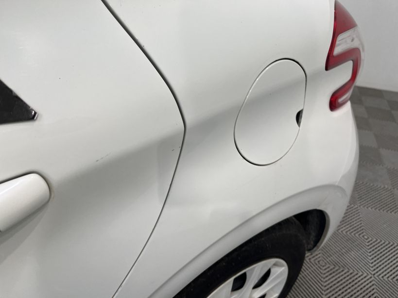 PEUGEOT 208 2015 - Photo n°30