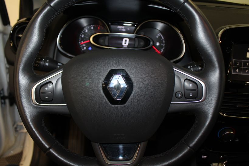 RENAULT CLIO IV ESTATE 2017 - Photo n°17