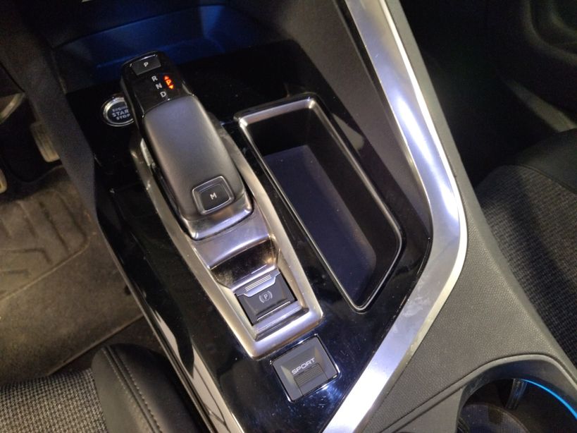 PEUGEOT 3008 2019 - Photo n°13