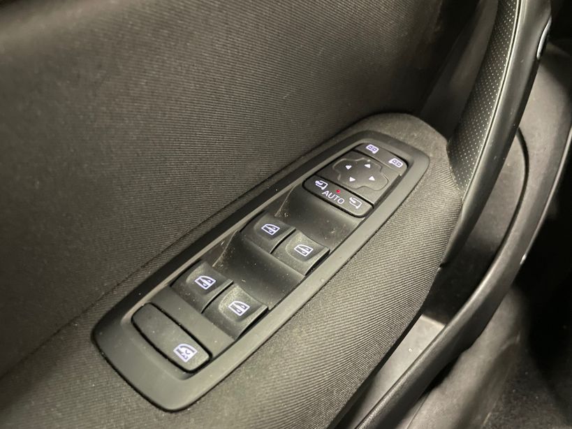 RENAULT MEGANE IV ESTATE 2021 - Photo n°15