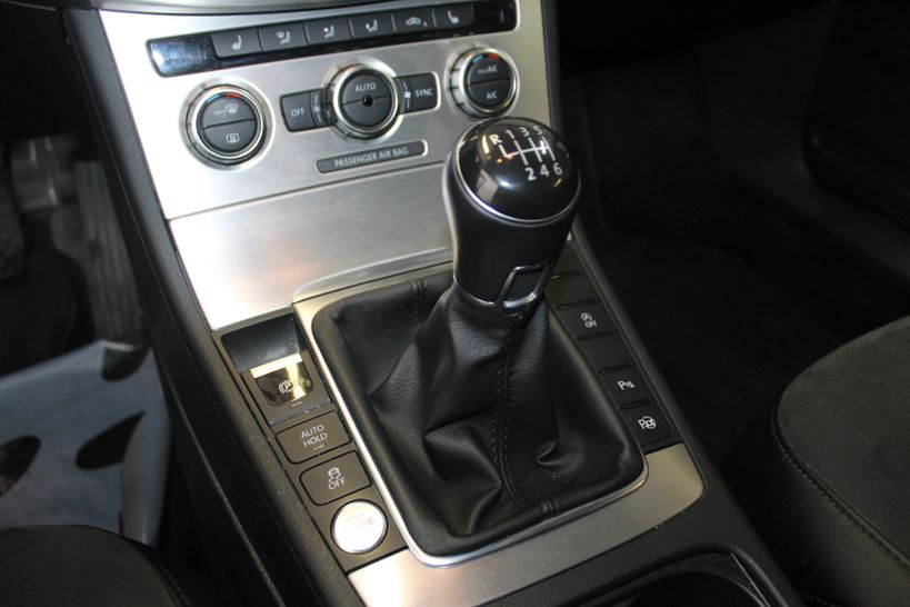 VOLKSWAGEN PASSAT SW 2014 - Photo n°16