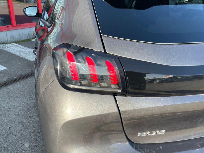 PEUGEOT 208 2023 - Photo n°8