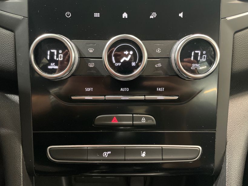 RENAULT MEGANE IV BERLINE 2021 - Photo n°18