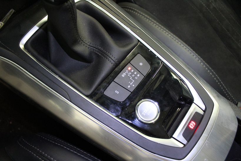 PEUGEOT 308 2015 - Photo n°1