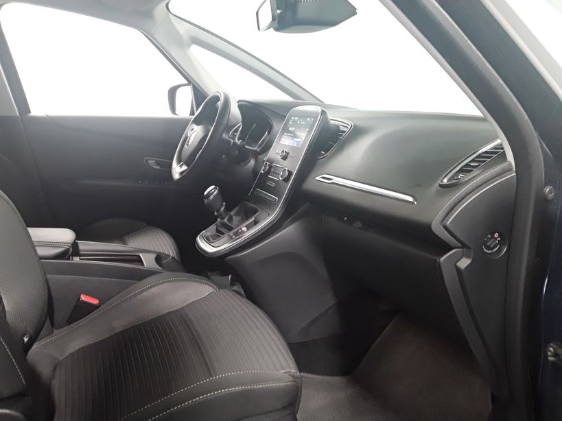 RENAULT GRAND SCENIC IV 2018 - Photo n°5