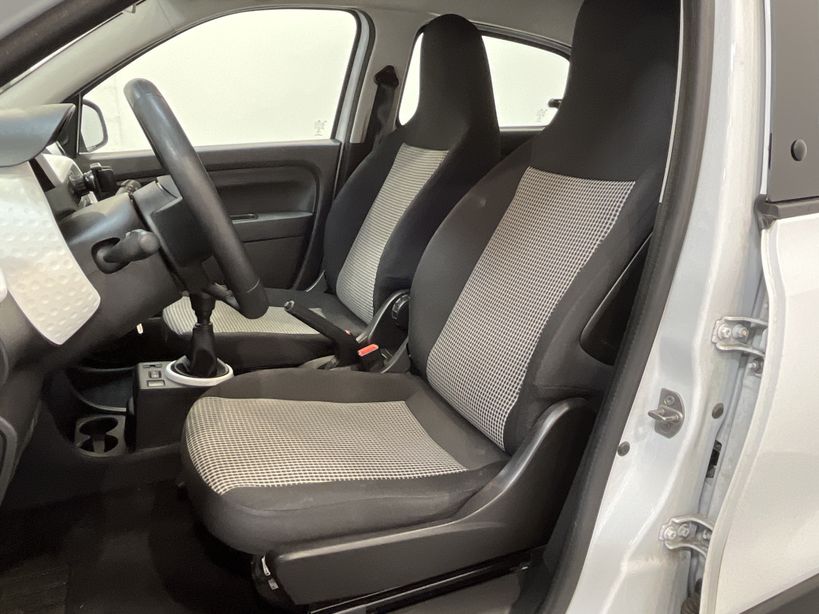 RENAULT TWINGO III 2020 - Photo n°9