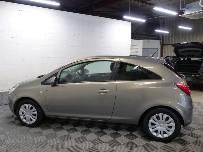 OPEL CORSA 2010 - Photo n°11