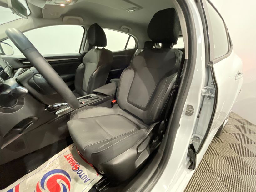 RENAULT MEGANE IV BERLINE 2023 - Photo n°9