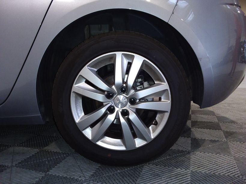 PEUGEOT 308 2018 - Photo n°10