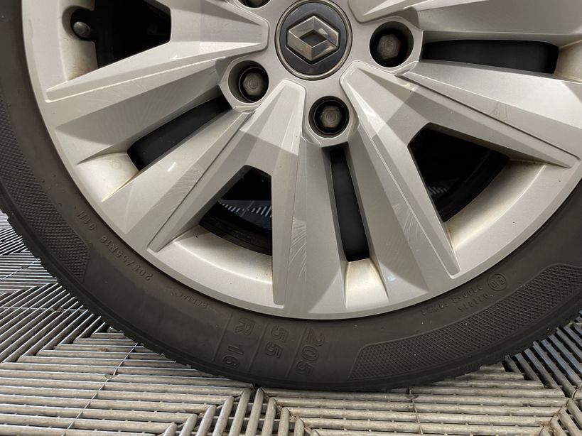 RENAULT MEGANE IV ESTATE 2021 - Photo n°11