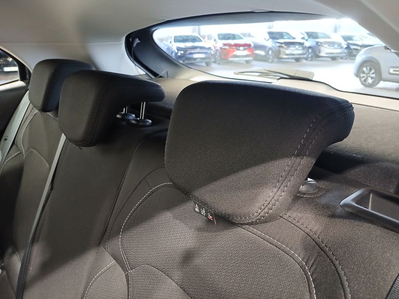 RENAULT MEGANE IV BERLINE 2021 - Photo n°21