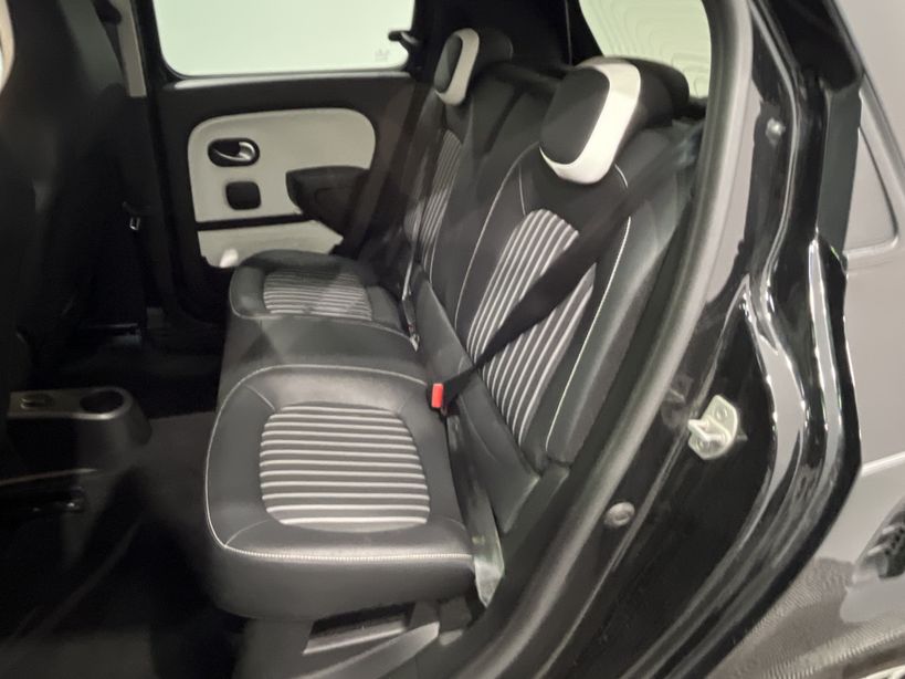 RENAULT TWINGO III 2021 - Photo n°9