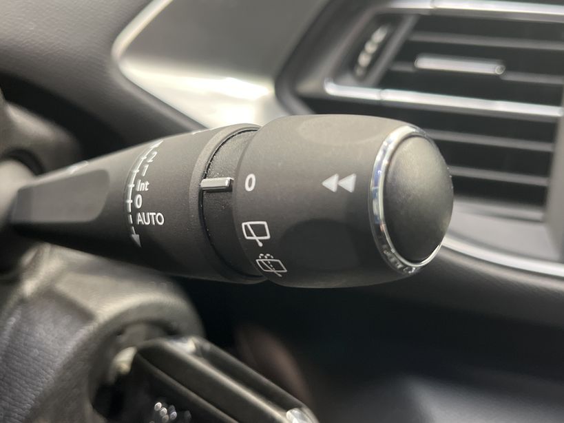 PEUGEOT 308 2018 - Photo n°29