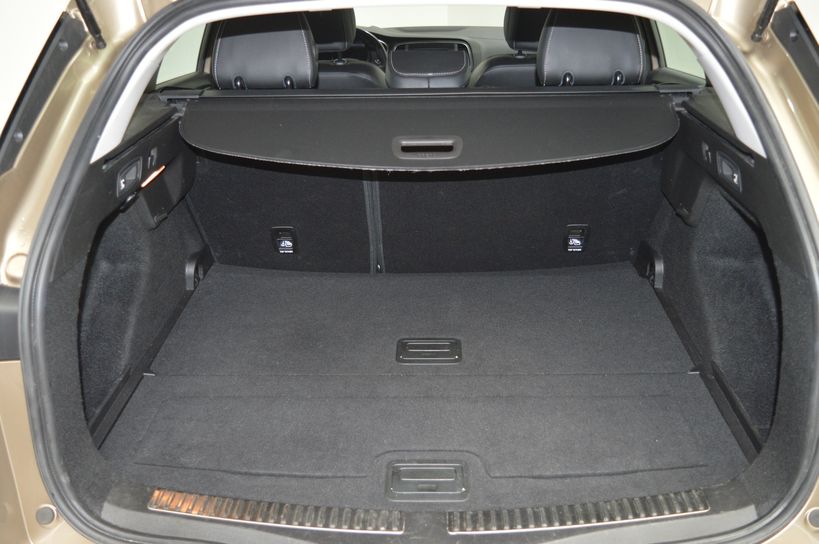 RENAULT MEGANE IV ESTATE 2019 - Photo n°36