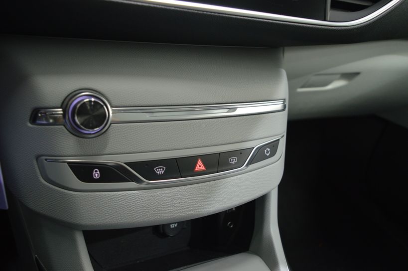 PEUGEOT 308 SW 2014 - Photo n°17