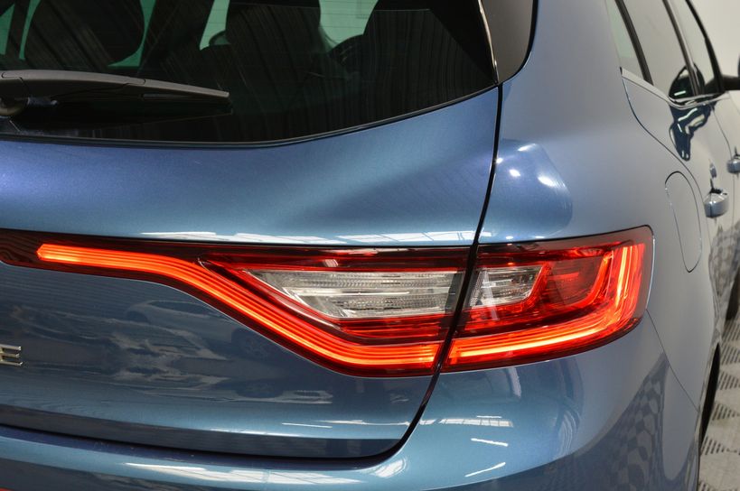 RENAULT MEGANE IV BERLINE 2018 - Photo n°8
