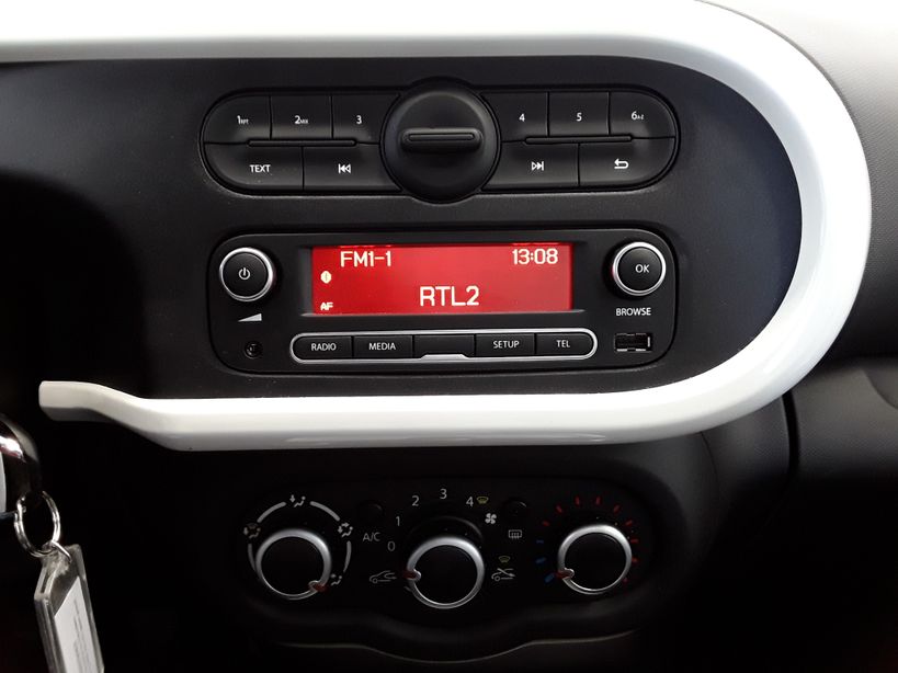 RENAULT TWINGO III 2019 - Photo n°8