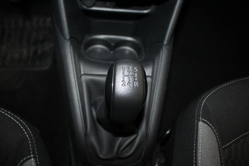 PEUGEOT 208 2016 - Photo n°16
