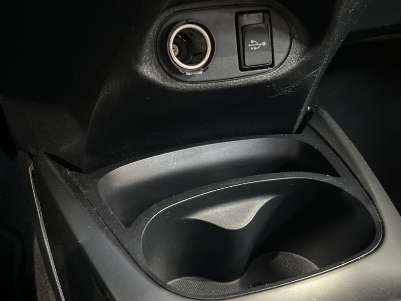TOYOTA YARIS HYBRIDE 2015 - Photo n°16