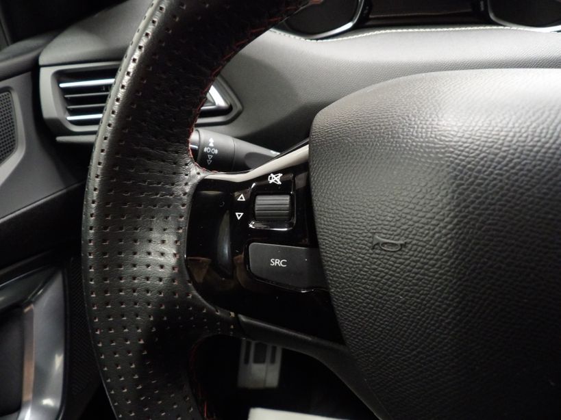 PEUGEOT 308 2019 - Photo n°13