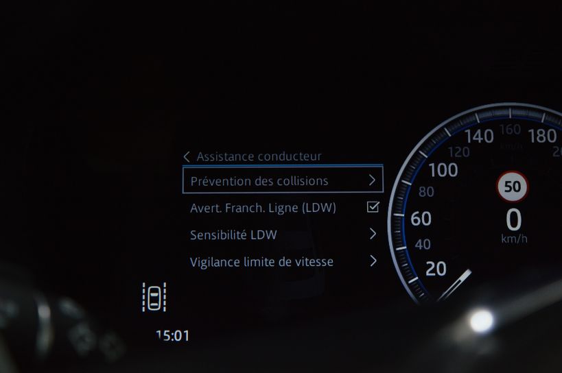 JAGUAR XE 2017 - Photo n°36