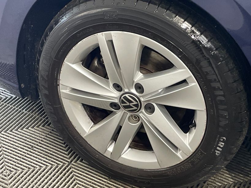 VOLKSWAGEN GOLF 2023 - Photo n°12