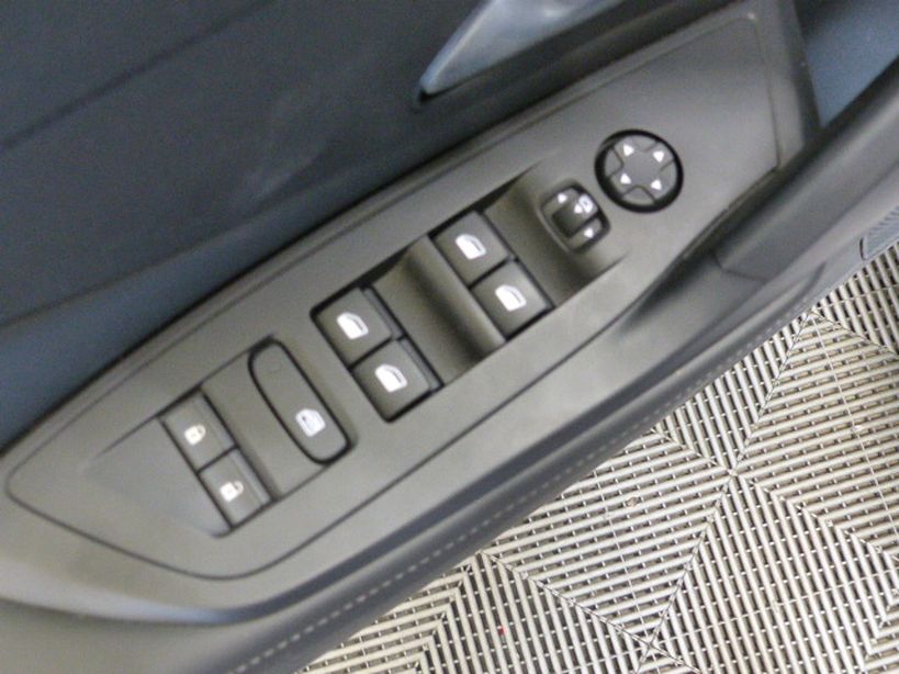 PEUGEOT 308 2023 - Photo n°15