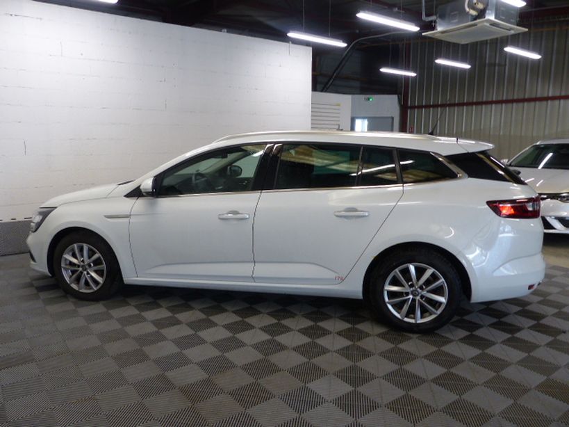 RENAULT MEGANE IV ESTATE 2017 - Photo n°13