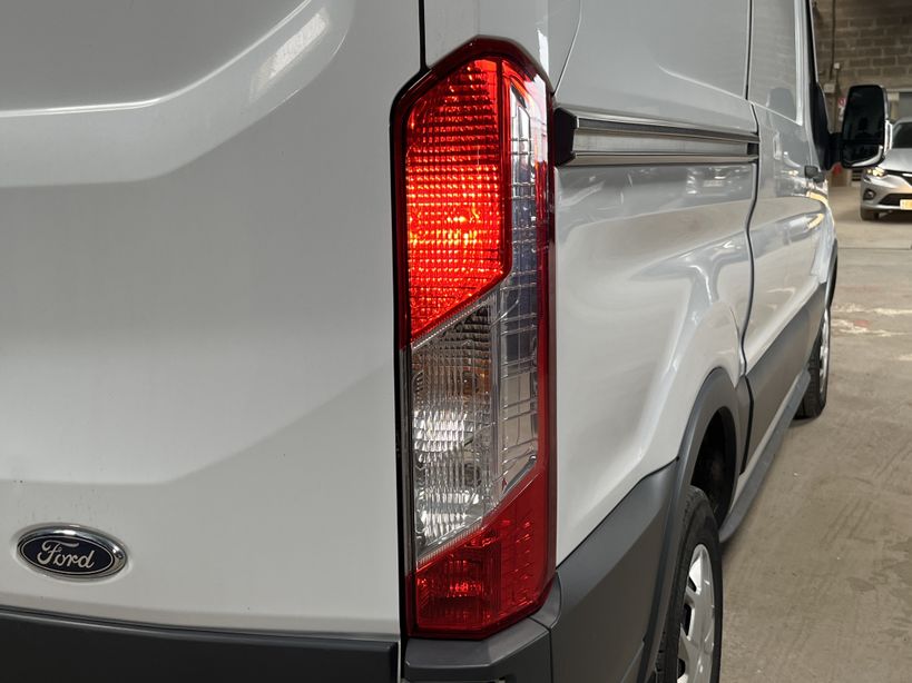 FORD TRANSIT FOURGON 2018 - Photo n°8