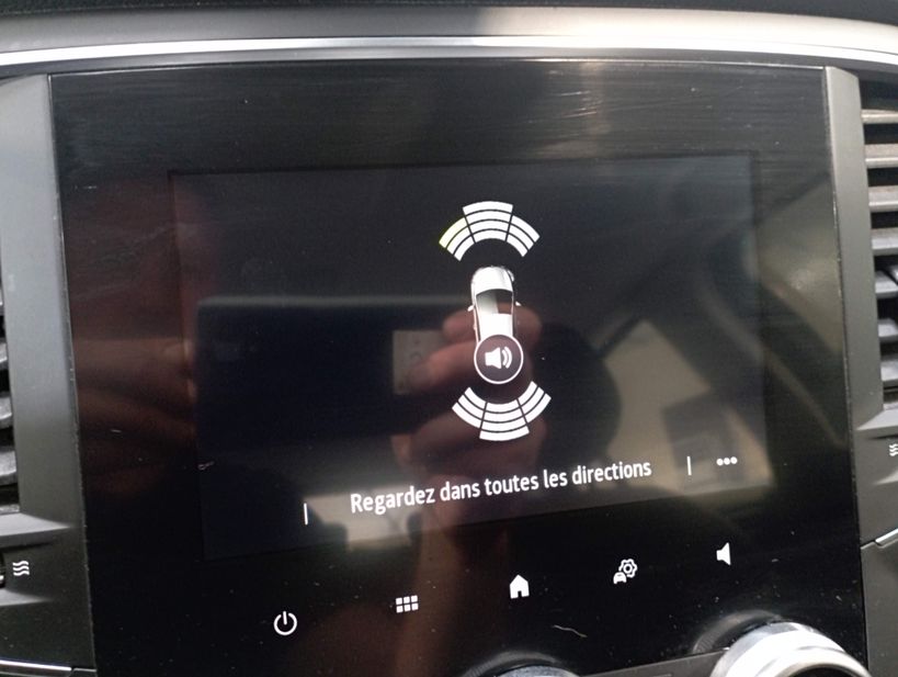 RENAULT MEGANE IV BERLINE 2021 - Photo n°20