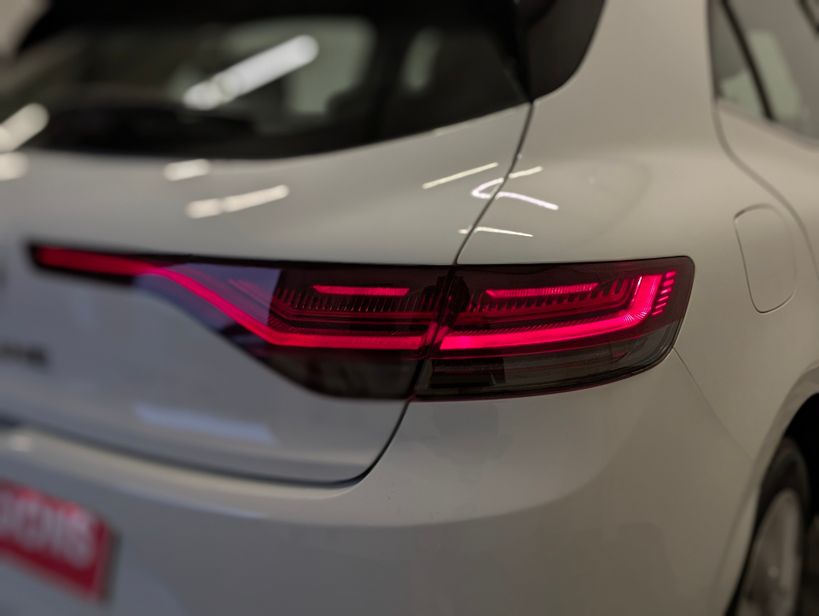 RENAULT MEGANE IV BERLINE 2021 - Photo n°9