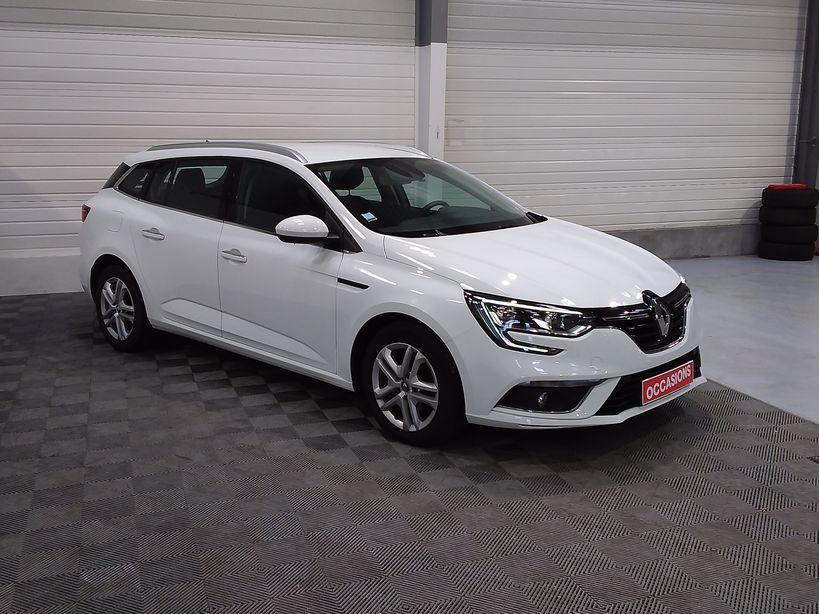RENAULT MEGANE IV ESTATE 2019 - Photo n°3
