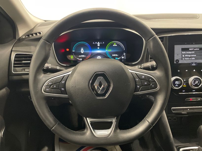 RENAULT MEGANE IV BERLINE 2023 - Photo n°11