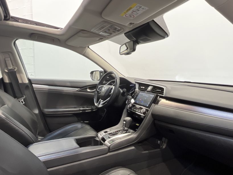 HONDA CIVIC 4 PORTES 2018 2019 - Photo n°22