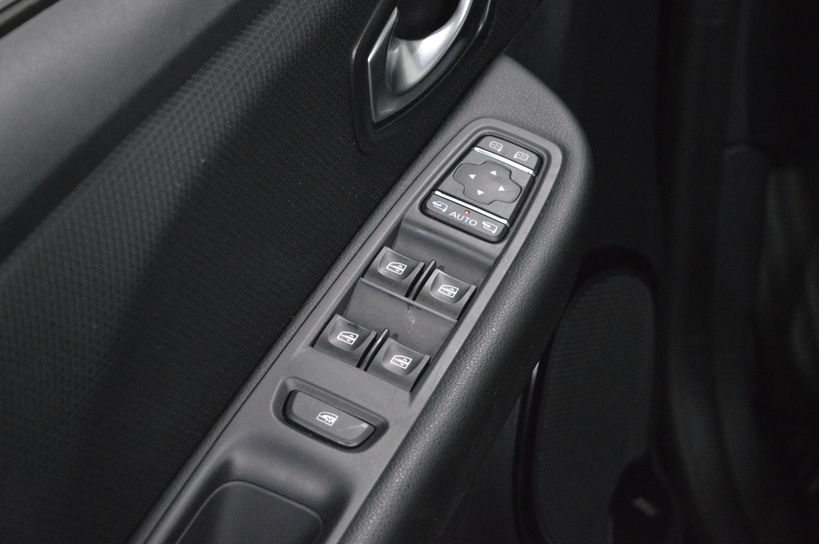 RENAULT CLIO IV 2016 - Photo n°24