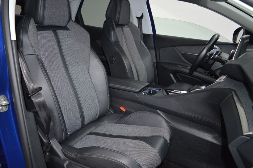 PEUGEOT 3008 2019 - Photo n°12