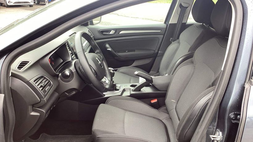 RENAULT MEGANE IV BERLINE 2023 - Photo n°6