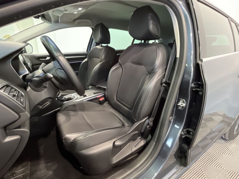 RENAULT MEGANE IV ESTATE 2021 - Photo n°10