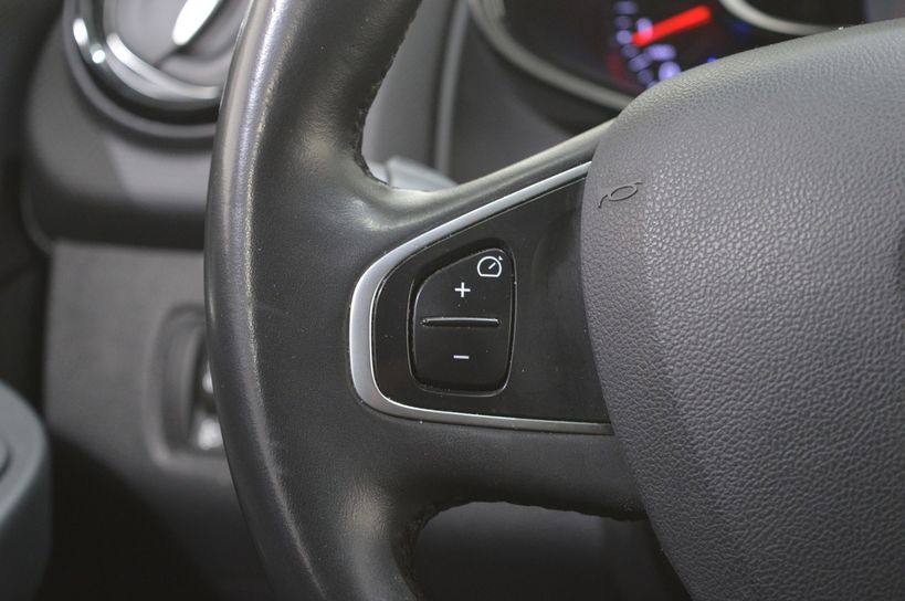 RENAULT CLIO IV 2016 - Photo n°10