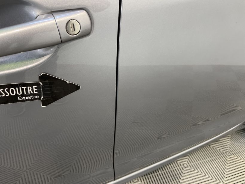 PEUGEOT 208 2019 - Photo n°14
