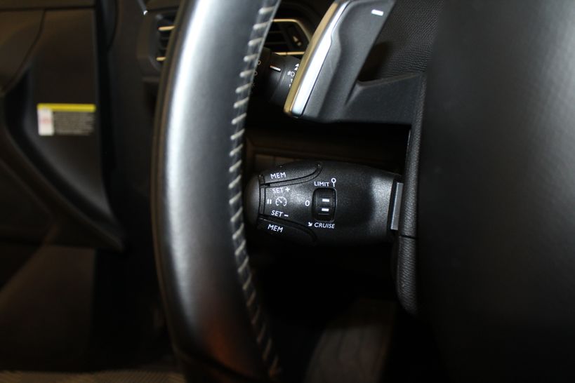 PEUGEOT 308 2019 - Photo n°12