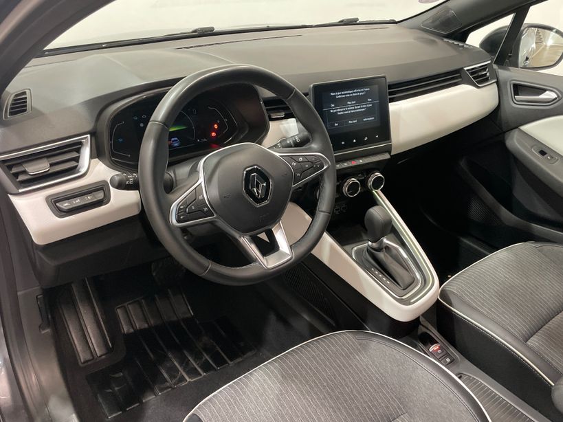 RENAULT CLIO V 2023 - Photo n°12