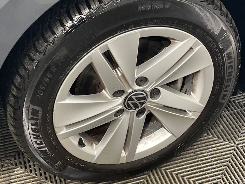 VOLKSWAGEN GOLF 2023 - Photo n°5