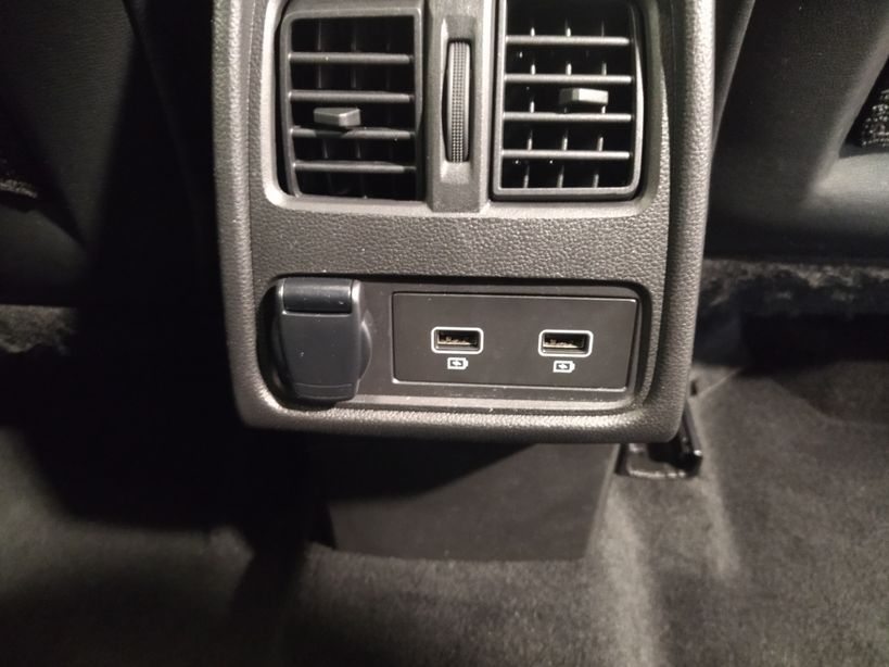 RENAULT CAPTUR 2021 - Photo n°8
