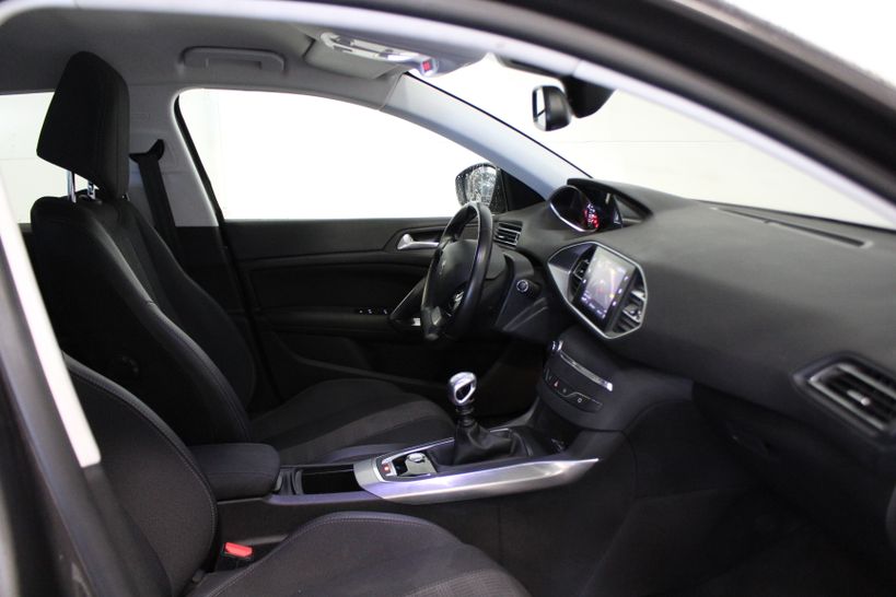 PEUGEOT 308 2018 - Photo n°6