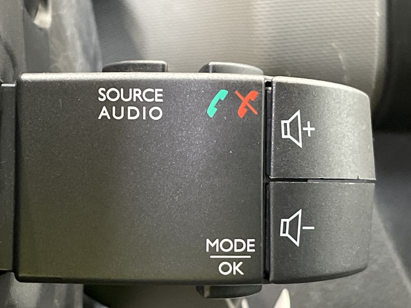 RENAULT TRAFIC FOURGON 2019 - Photo n°29
