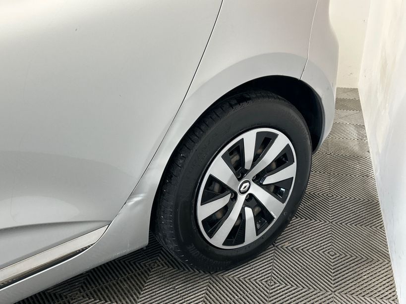 RENAULT CLIO V 2023 - Photo n°12