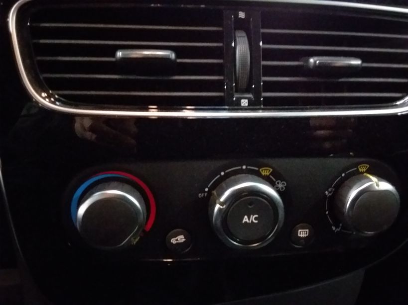 RENAULT CLIO IV 2018 - Photo n°10