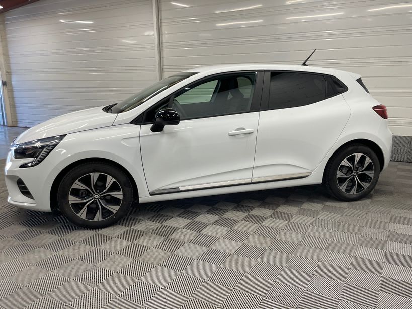 RENAULT CLIO V 2023 - Photo n°4